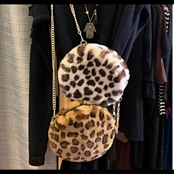 DARK BROWN FAUX FUR SOFT ROUND LITTLE CROSS BAG - Picture 4 of 4